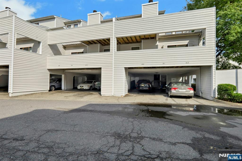 812 Topsail Lane