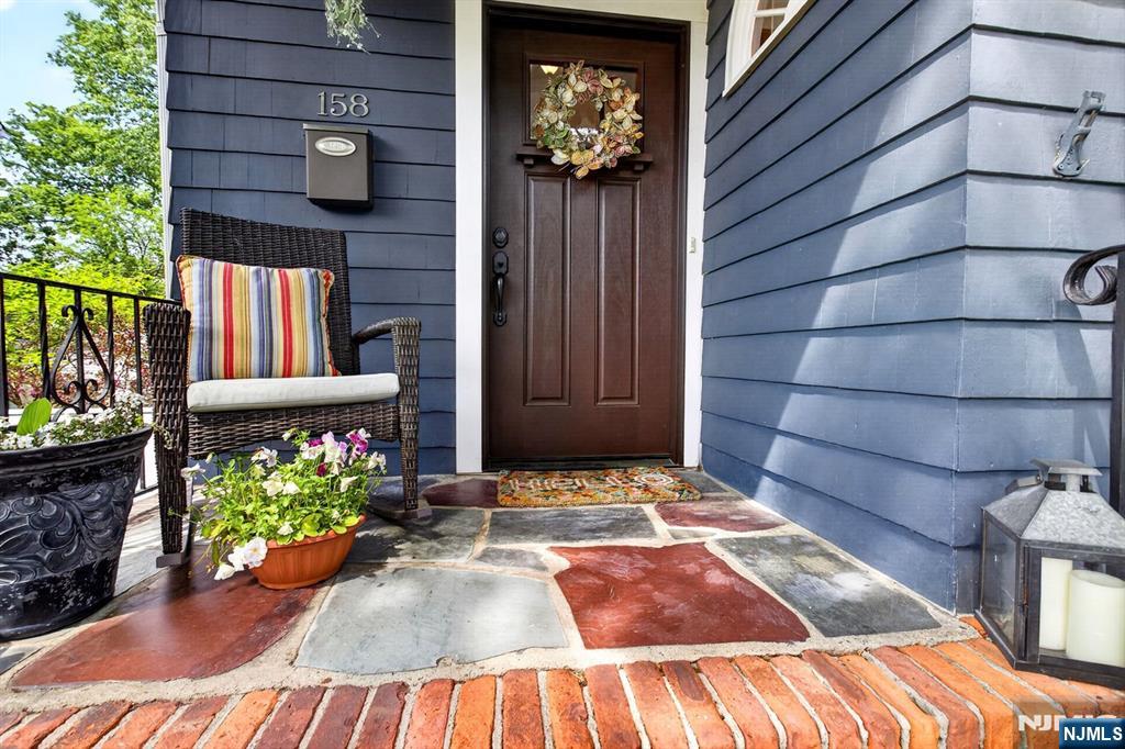 158 Vreeland Avenue