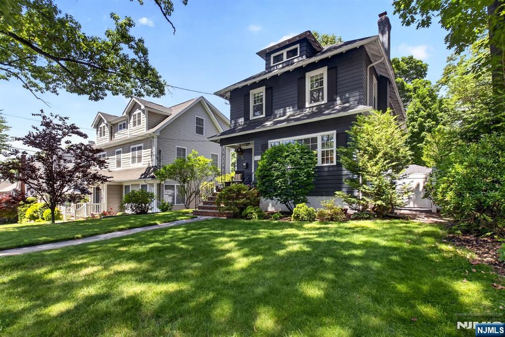 158 Vreeland Avenue