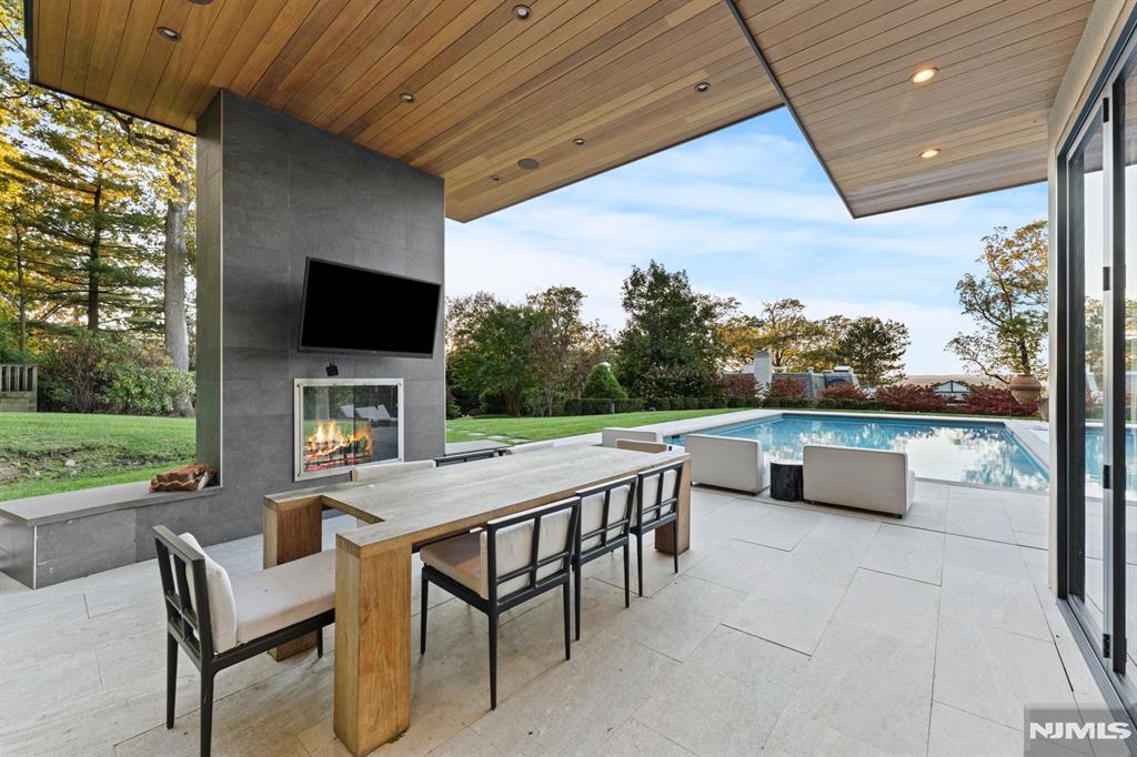 8 Stanton Road