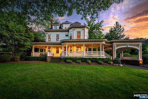 Photo of 640 Ridgewood Avenue, Ridgewood Village, NJ 07450 (MLS # 26012560)