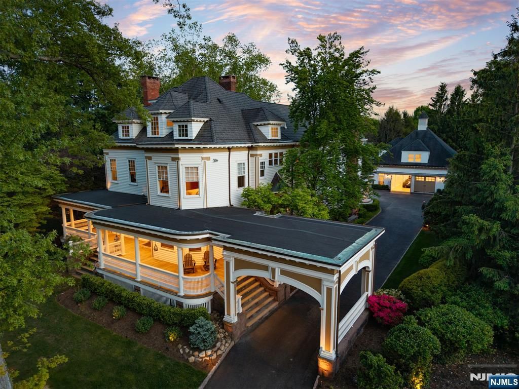 Photo of 640 Ridgewood Avenue, Ridgewood Village, NJ 07450 (MLS # 26012560)