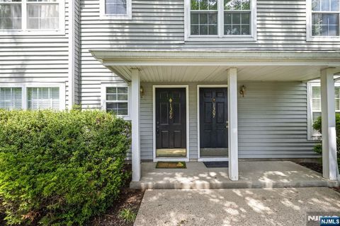 Photo of 1306 Paddington Road #1306, Mahwah, NJ 07430 (MLS # 26010660)