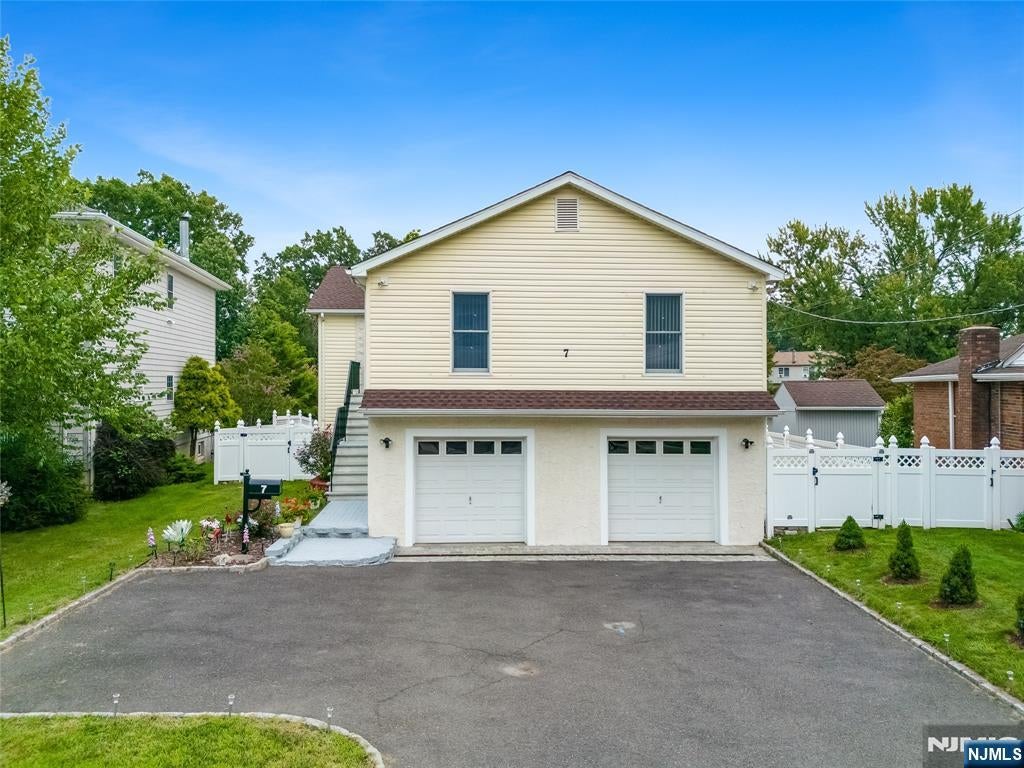 7 Henoch Avenue