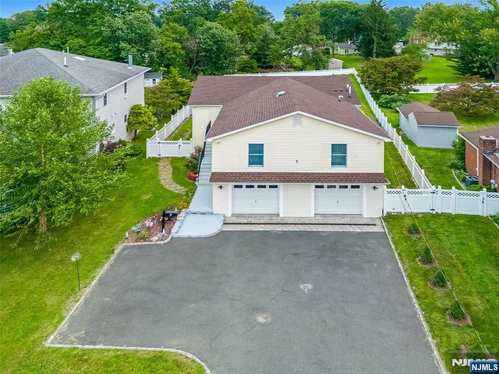 7 Henoch Avenue