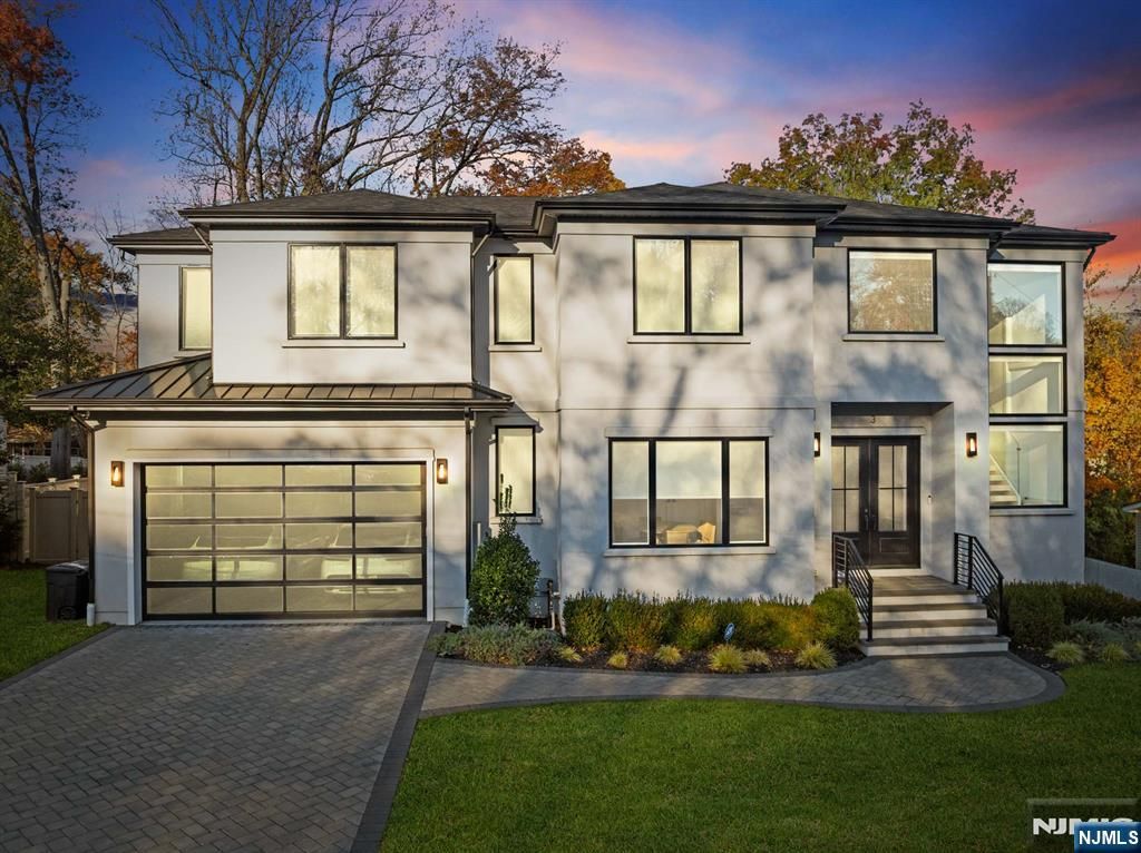 Photo of 3 Mountain View Court, Demarest, NJ 07627 (MLS # 26016127)
