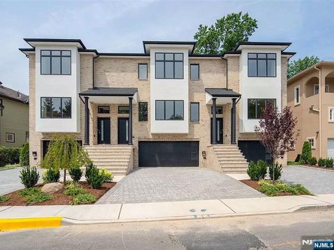 Photo of 799 End Avenue, Cliffside Park, NJ 07010 (MLS # 26017952)