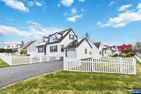 Photo of 569 Linden Avenue, Teaneck, NJ 07666 (MLS # 26011303)