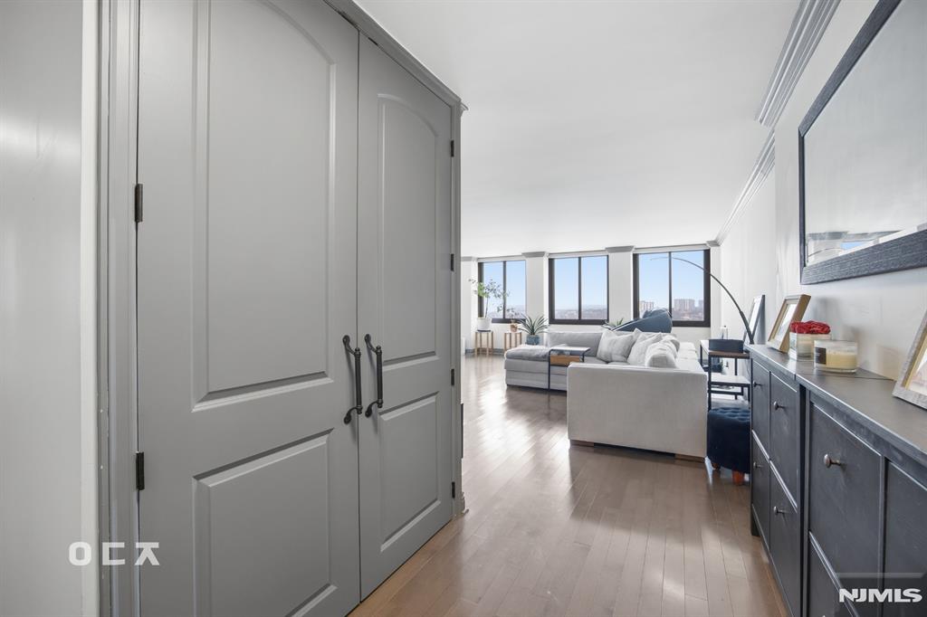 300 Winston Drive 1503