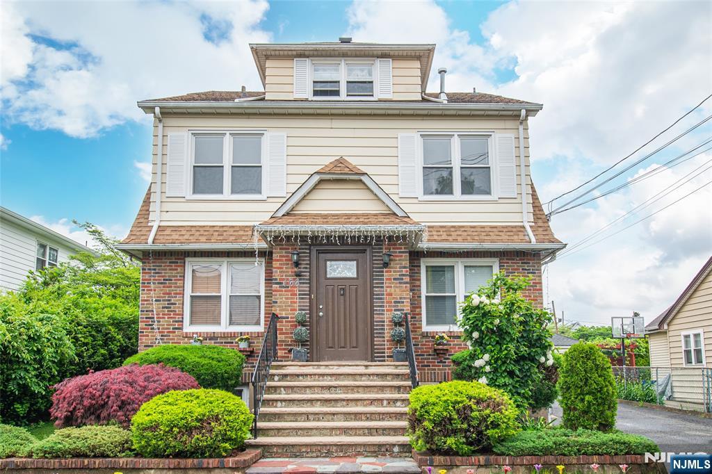 Rental Property at 166 Speer Ave, Clifton, New Jersey - Bedrooms: 3 
Bathrooms: 1 
Rooms: 6  - $2,800 MO.