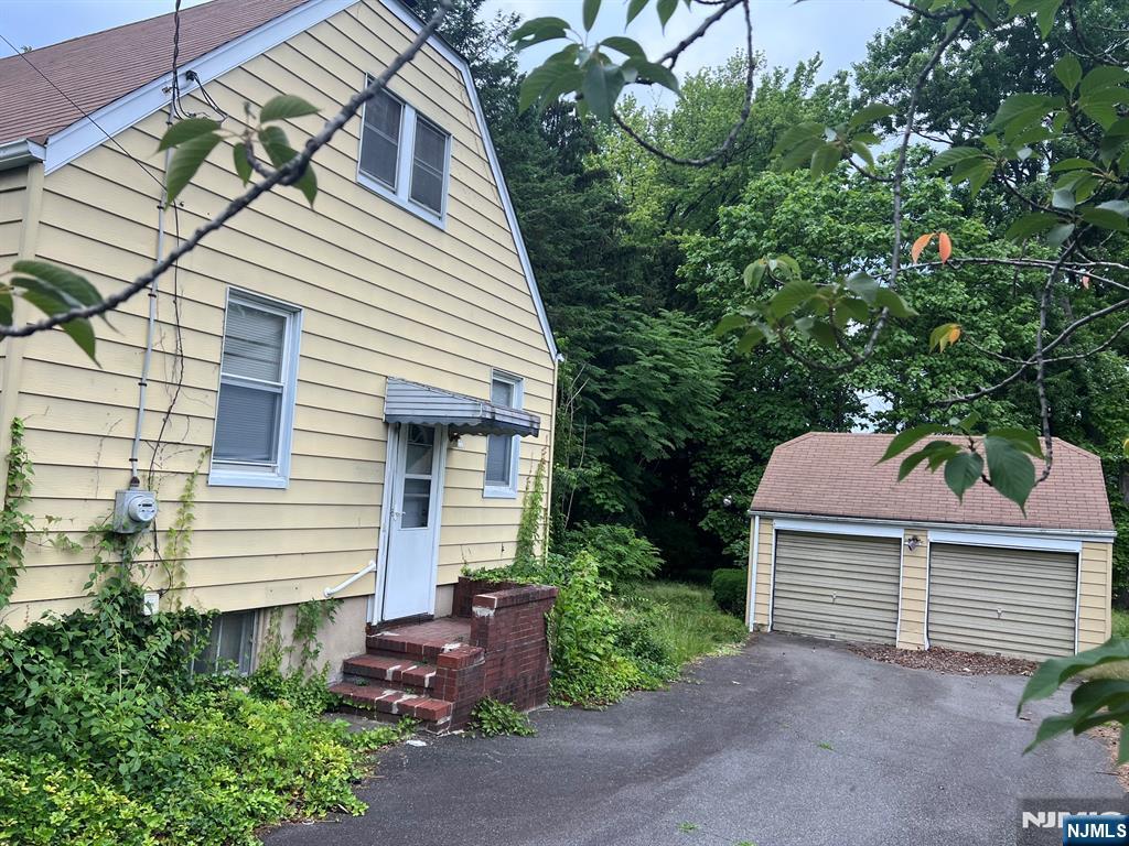 865 Spring Valley Road