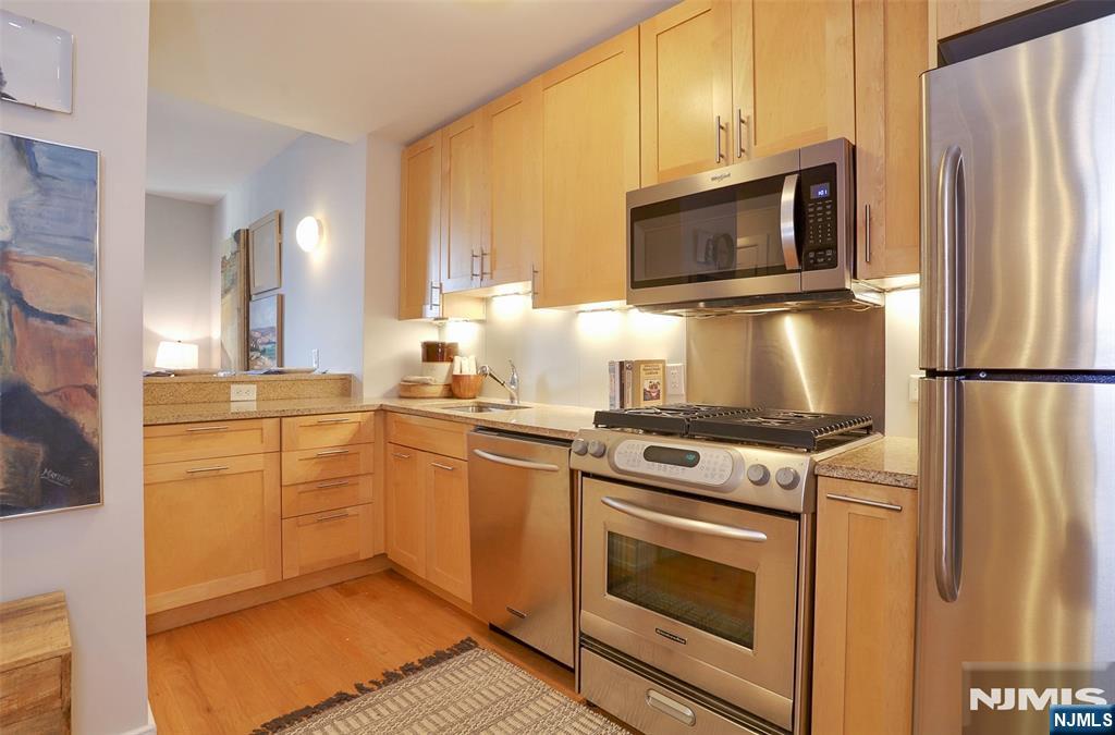 105 Greene Street 703