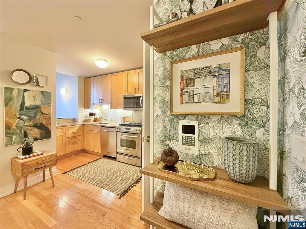 105 Greene Street 703