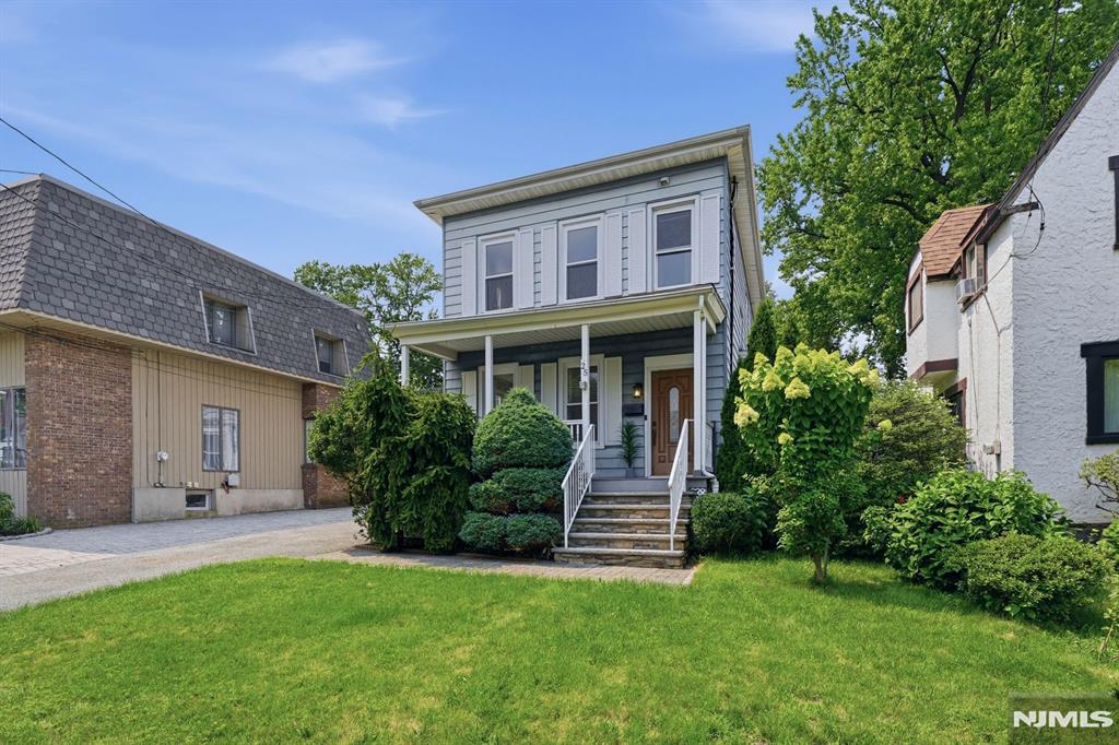 25 6th Street