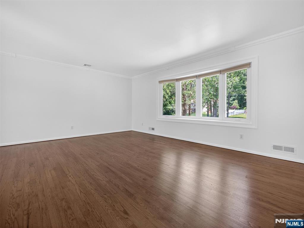 7 Willow Brook Road