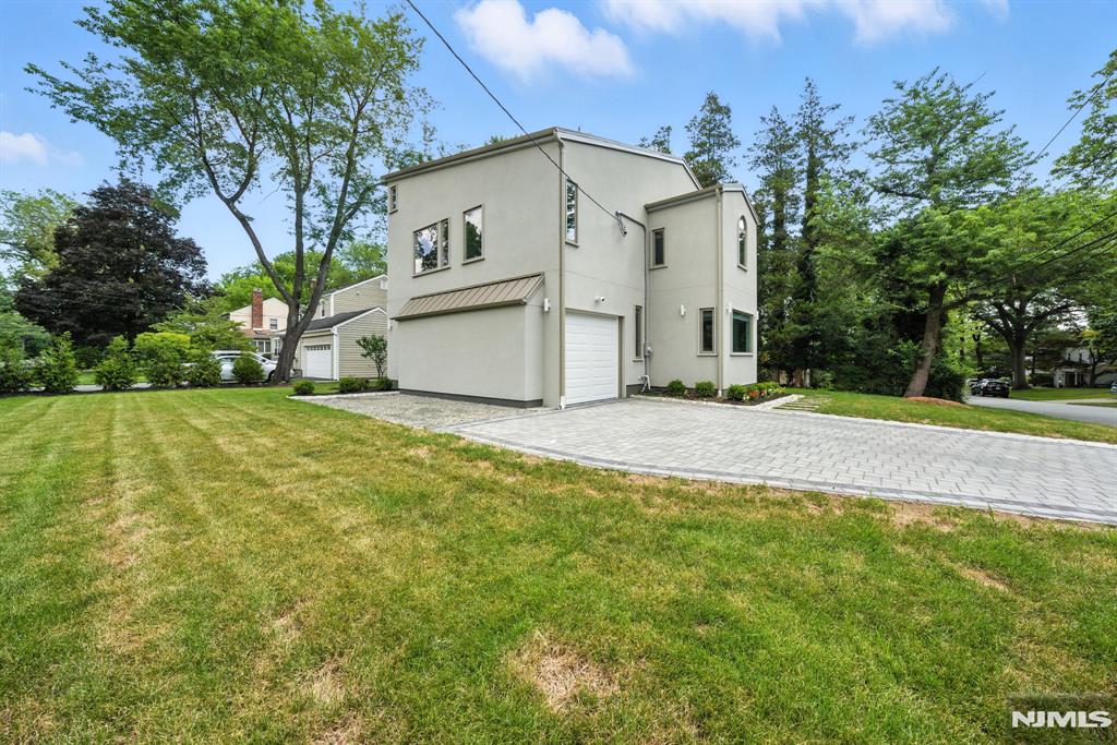 121 Christie Street