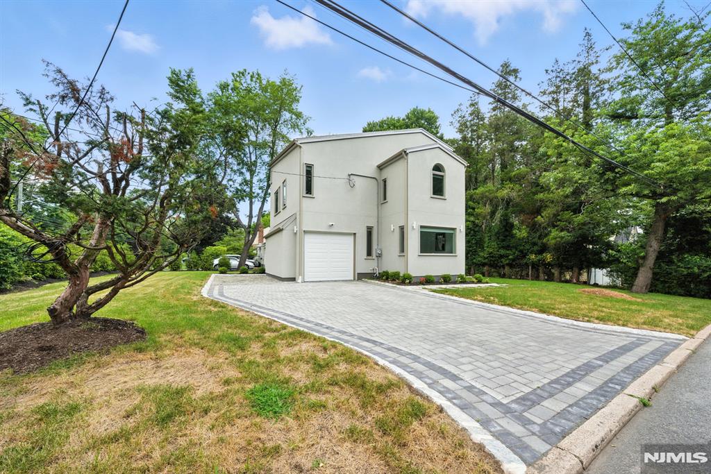 121 Christie Street