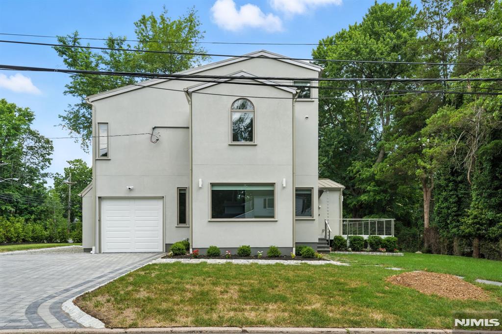 121 Christie Street
