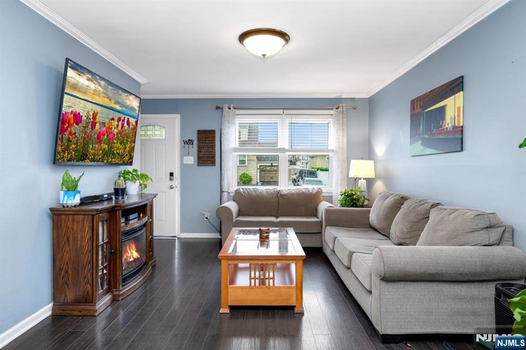 379 Roosevelt Avenue
