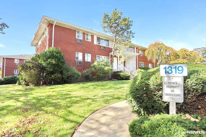1319 Anderson Avenue 2