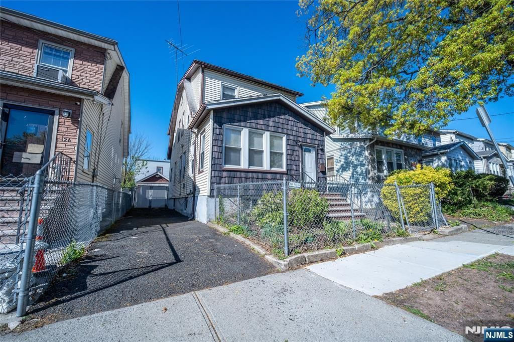 Photo of 26 Scofield Street, Newark, NJ 07106 (MLS # 26013958)