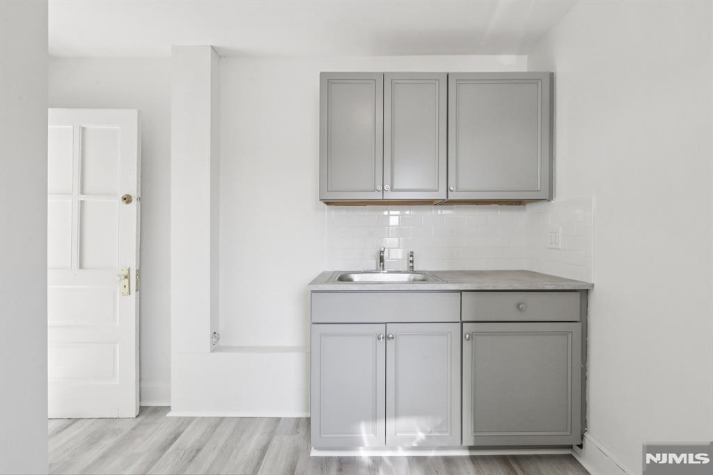 66 Washington Avenue 64