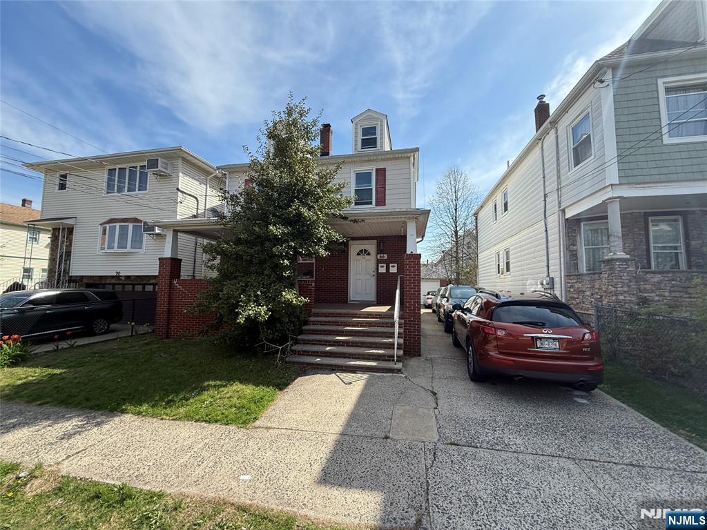 66 Wood St, Garfield, New Jersey - 4 Bedrooms  
2 Bathrooms  
7 Rooms - 