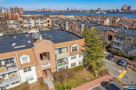 100 Crown Court 482 Edgewater NJ 07020