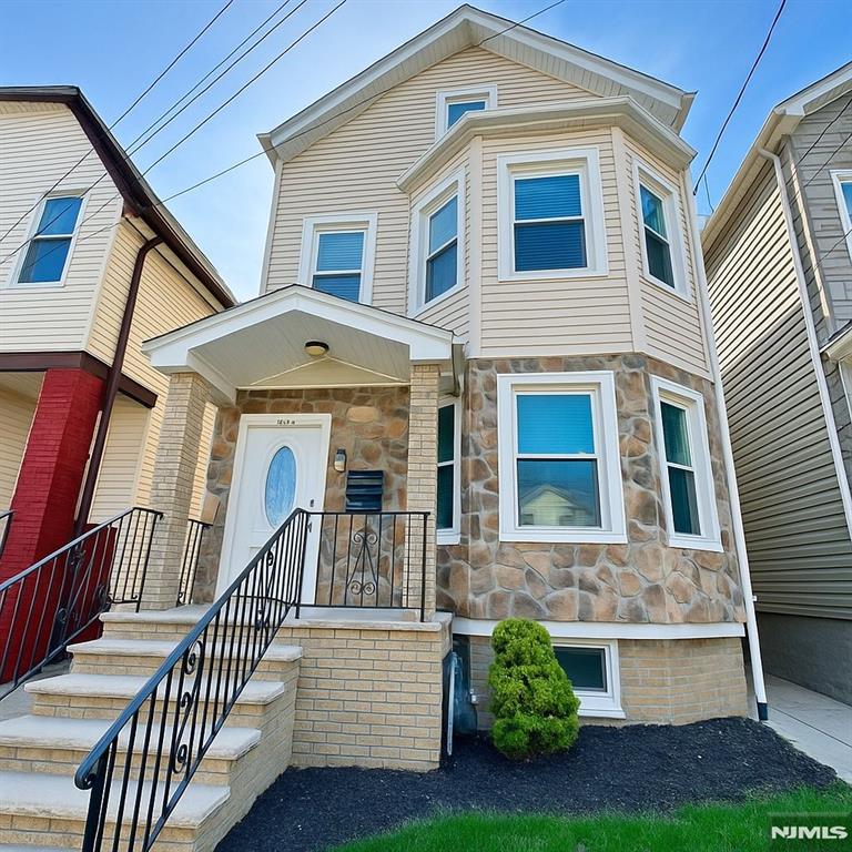 276 5th Avenue, Paterson, New Jersey - 8 Bedrooms  
4 Bathrooms  
16 Rooms - 