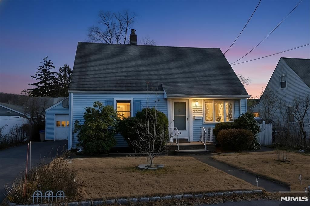 Photo of 72 Burnside Place, Wanaque, NJ 07420 (MLS # 25042842)