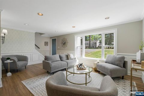 Photo of 20 W Saddle River Road, Waldwick, NJ 07463 (MLS # 26016648)