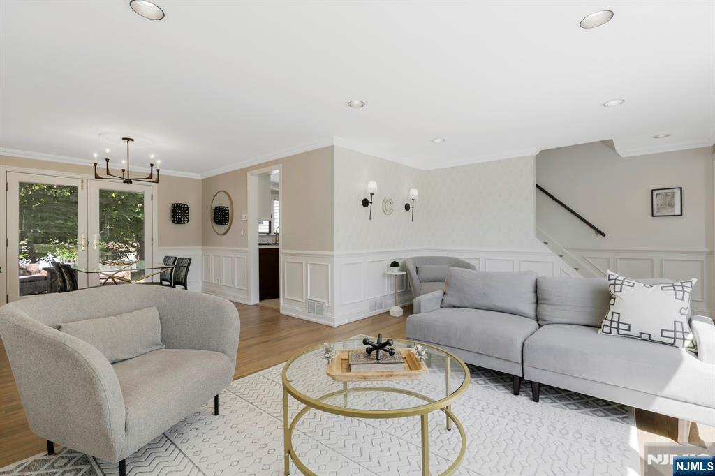 20 W Saddle River Road