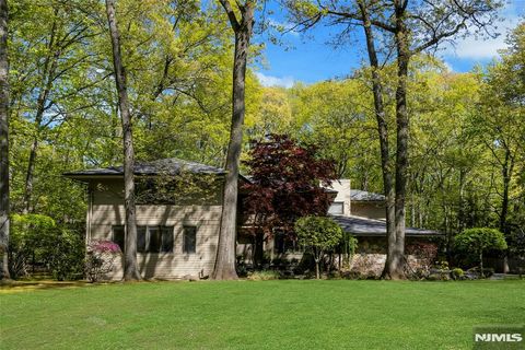Photo of 78 Apple Ridge, Woodcliff Lake, NJ 07677 (MLS # 26008431)