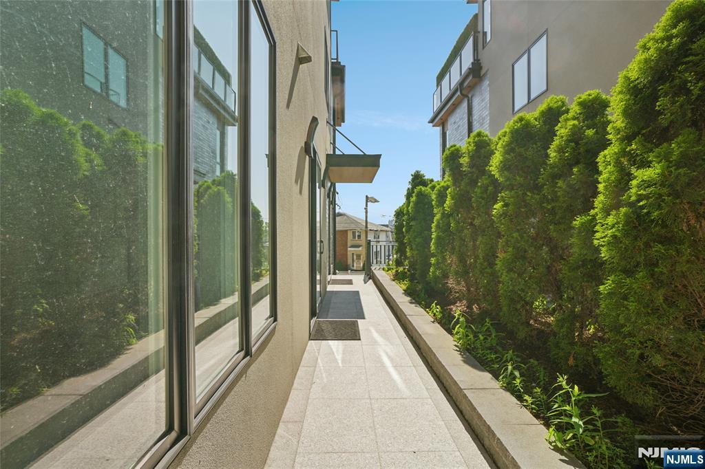 714 Undercliff Avenue 714