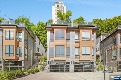 714 Undercliff Avenue 714 Edgewater NJ 07020