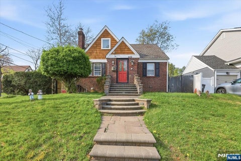 Photo of 409 Tryon Ave, Englewood, NJ 07631 (MLS # 26026862)