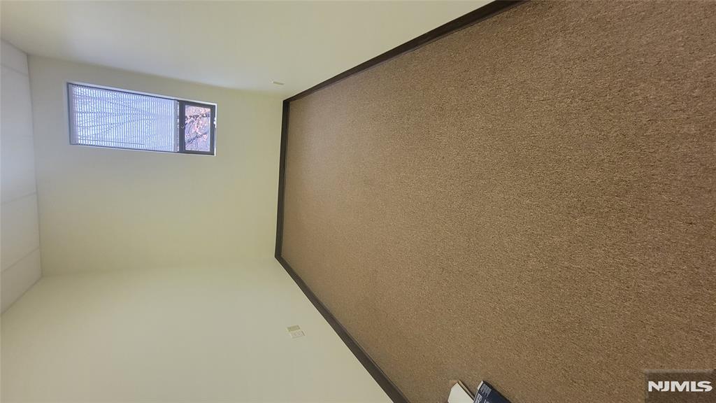 325 Main Street 2L