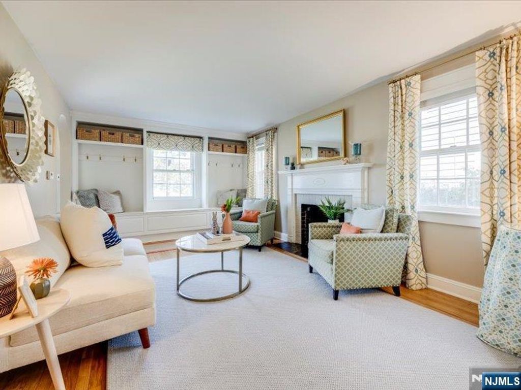 Photo of 34 Essex Road, Essex Fells, NJ 07021 (MLS # 25036082)