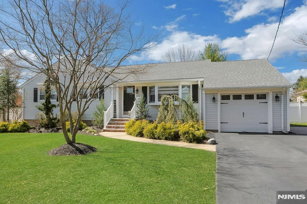 Photo of 205 Rockland Avenue, River Vale, NJ 07675 (MLS # 26011619)