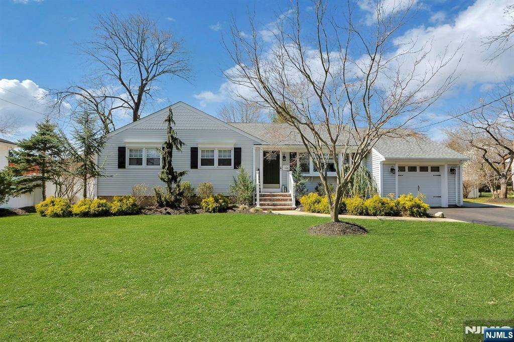 Photo of 205 Rockland Avenue, River Vale, NJ 07675 (MLS # 26011619)