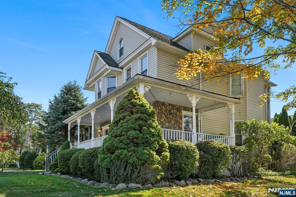 418 Closter Dock Road