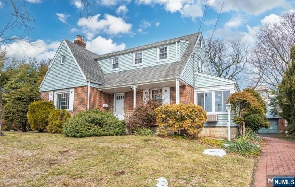 Photo of 567 Windsor Road, Wood Ridge, NJ 07075 (MLS # 26007171)