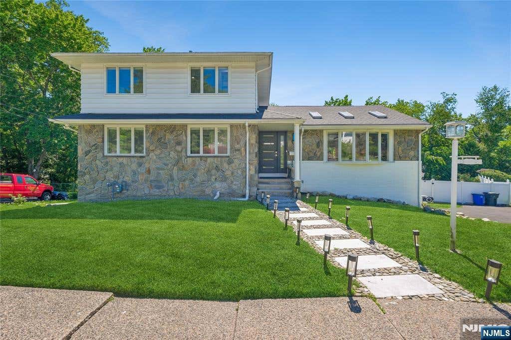Photo of 13 Munsey Road, Emerson, NJ 07630 (MLS # 26021416)