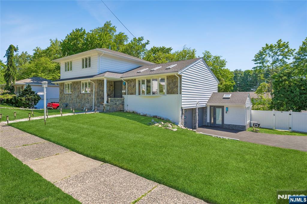 Photo of 13 Munsey Road, Emerson, NJ 07630 (MLS # 26021416)