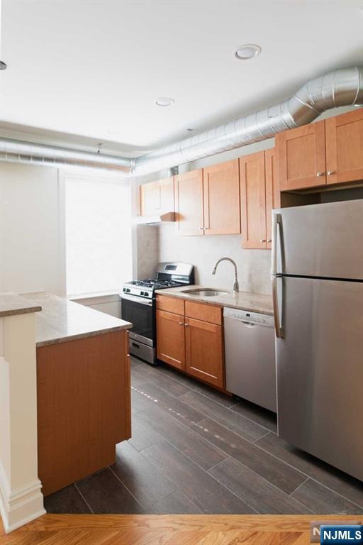 855 Broad Avenue 45