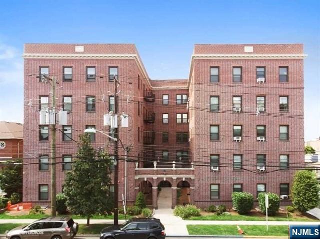855 Broad Avenue 45