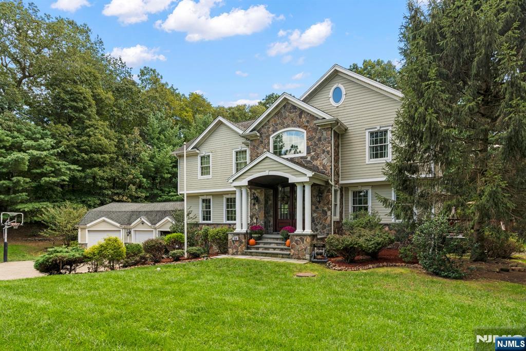 719 Chestnut Place