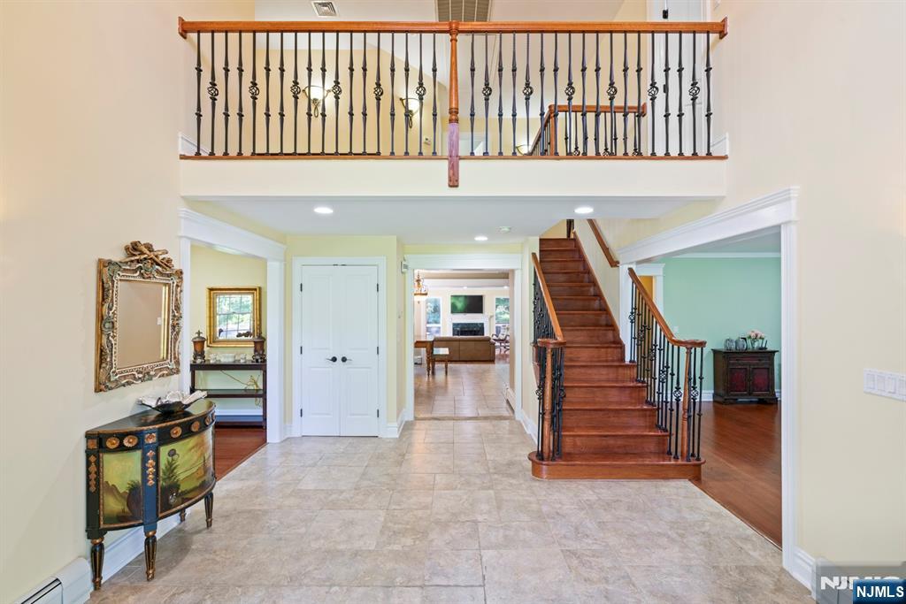 719 Chestnut Place