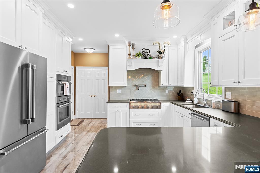 2 Skyview Drive
