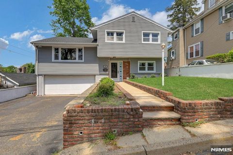 Photo of 157 Highland Avenue, Bergenfield, NJ 07621 (MLS # 26017011)